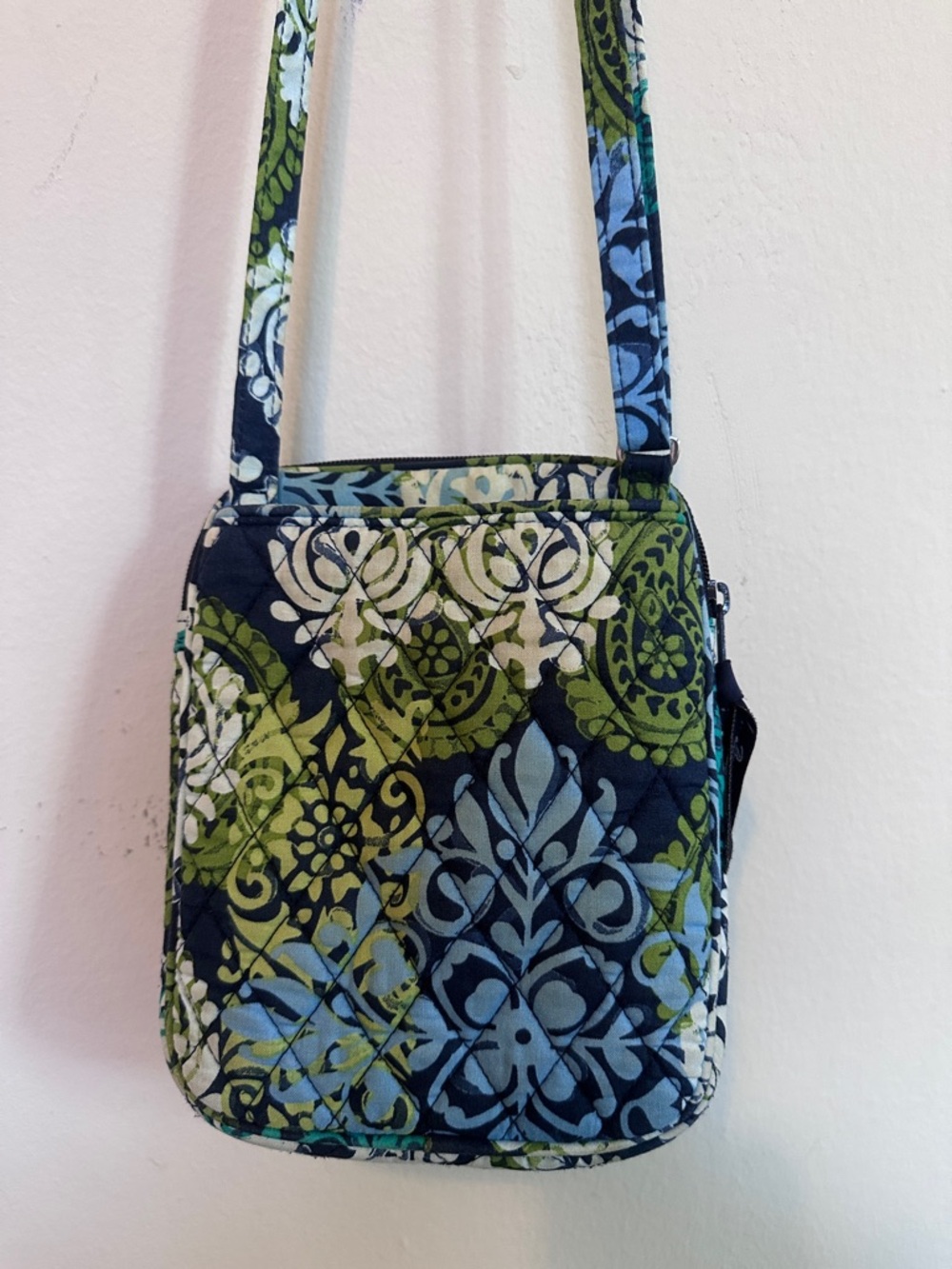 EUC Vera Bradley Crossbody Bag in Retired Caribbean Sea Paisley Green Pattern - Picture 6 of 9